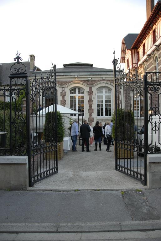 Manoir Saint Eloi Hotel Noyon Exterior photo