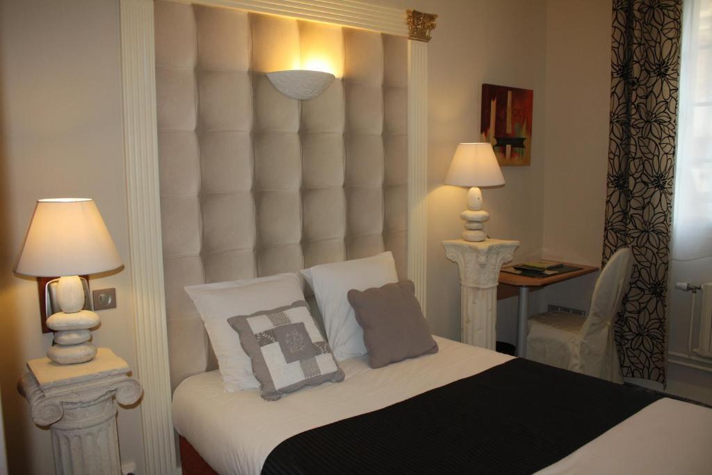 Manoir Saint Eloi Hotel Noyon Room photo